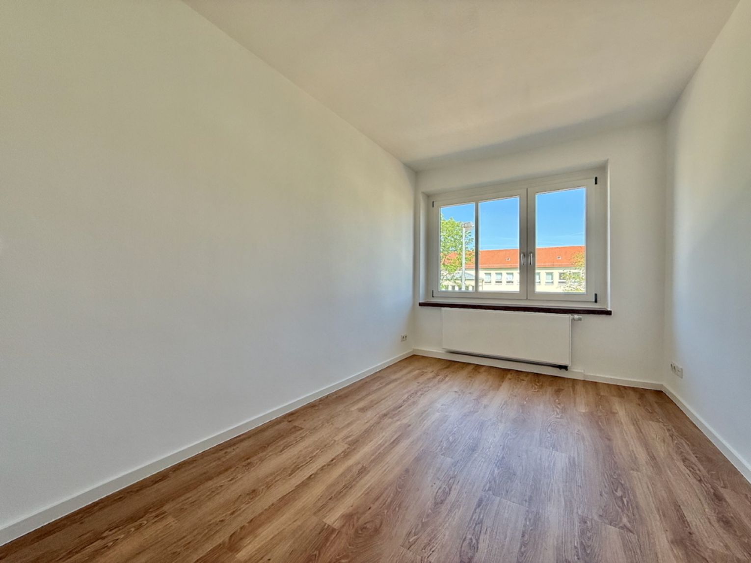 3 Zimmer • zur Miete • mit Balkon • Einbauküche • im Lutherviertel • in Chemnitz • schnell sein!
