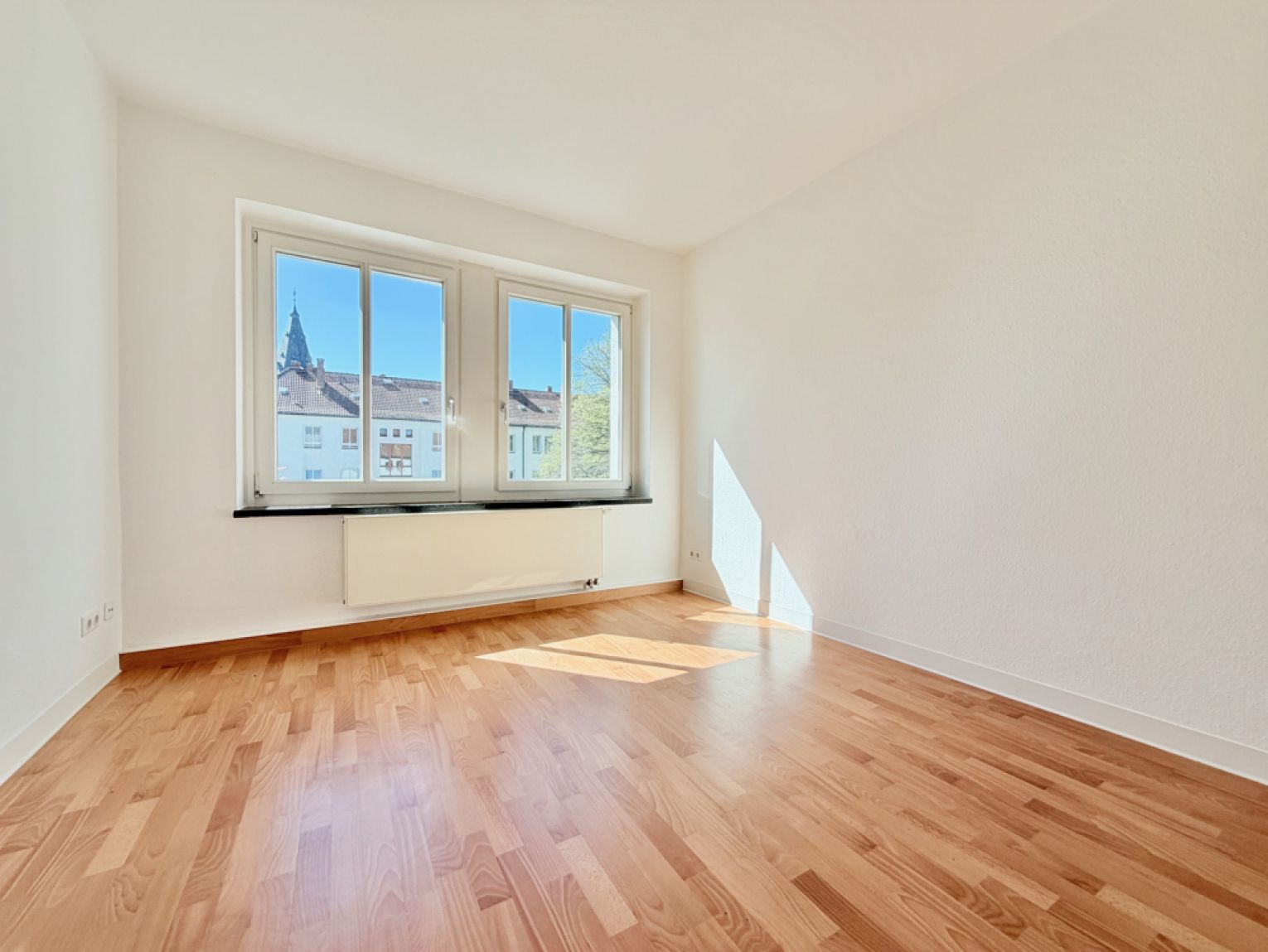 in Chemnitz • 2 Zimmer • zur Miete • mit Einbauküche • im Lutherviertel • jetzt besichtigen!
