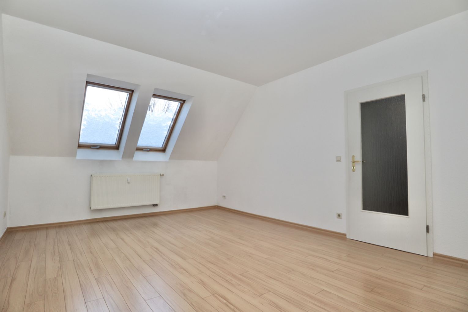 3-Raum Wohnung • Dachgeschoss • in Schloßchemnitz • Maisonette • 2 Bäder • Balkon • jetzt anrufen