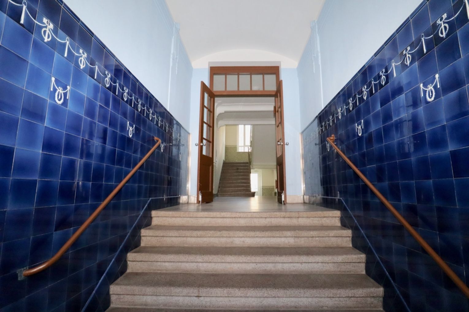 KAßBERG • 2-Zimmer • Loggia • individueller Grundriss • moderne. Einbauküche • schnell mieten