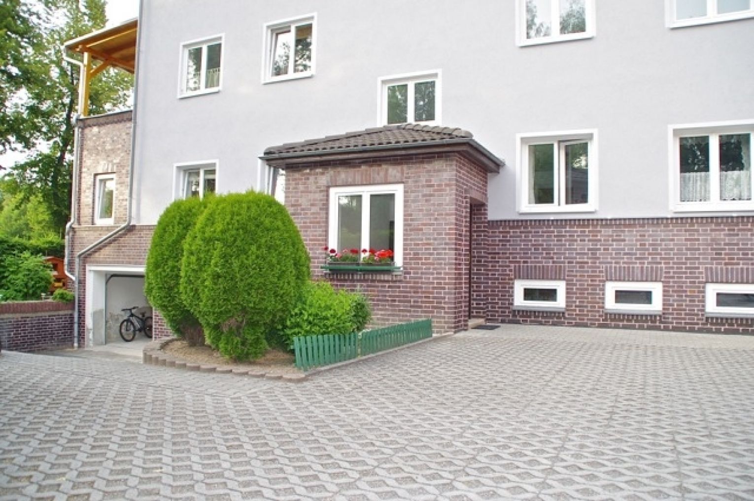 NEU SANIERT • Küchwald • offene Küche • 1,5-Zimmer-Wohnung • mit Einbauküche • Stellplatz - Photo 3