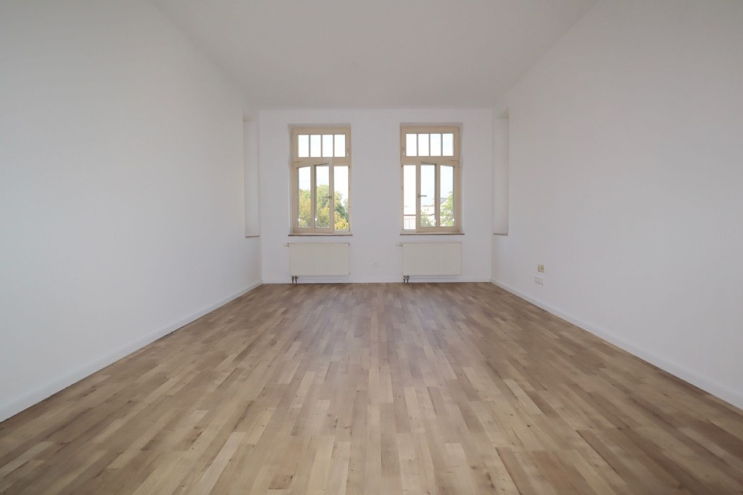 Kaßberg • 2 Raum • Balkon • mit Wanne und Dusche • Aufzug • gleich anrufen
