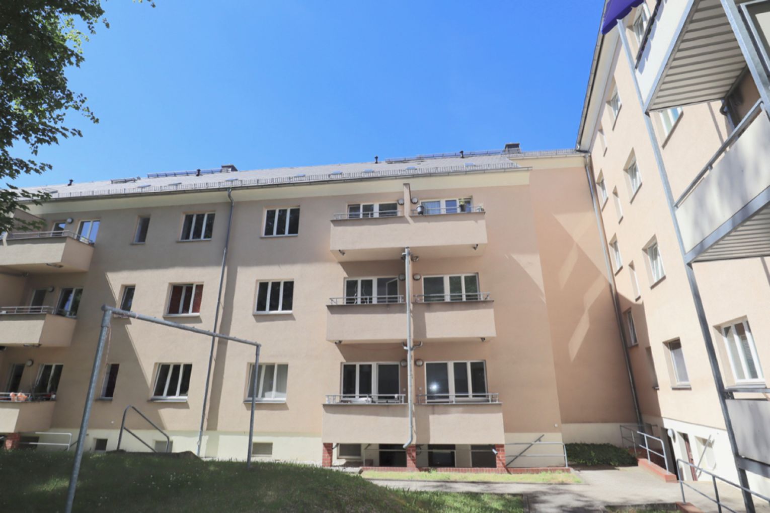 2-Raum Wohnung • Uni-Campus • Balkon • zentrale Lage • in Chemnitz • große Küche • jetzt anrufen 