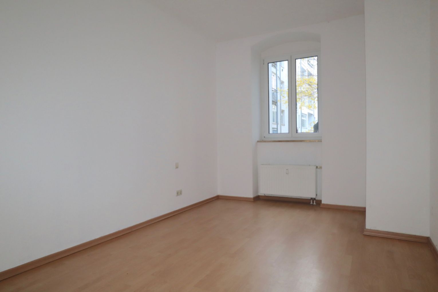 Kaßberg • mit XXL-Balkon • 3 Zimmer • im Erdgeschoss • gleich anschauen!