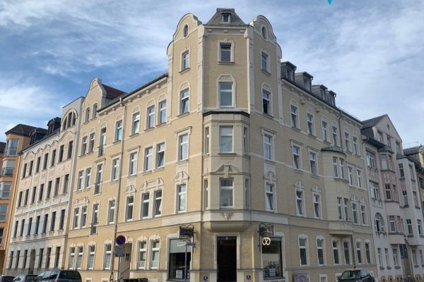 Uninah • 2 Zimmer • Tageslichtbad mit Wanne • sonnig • Einbauküche • Laminat • jetzt zugreifen !