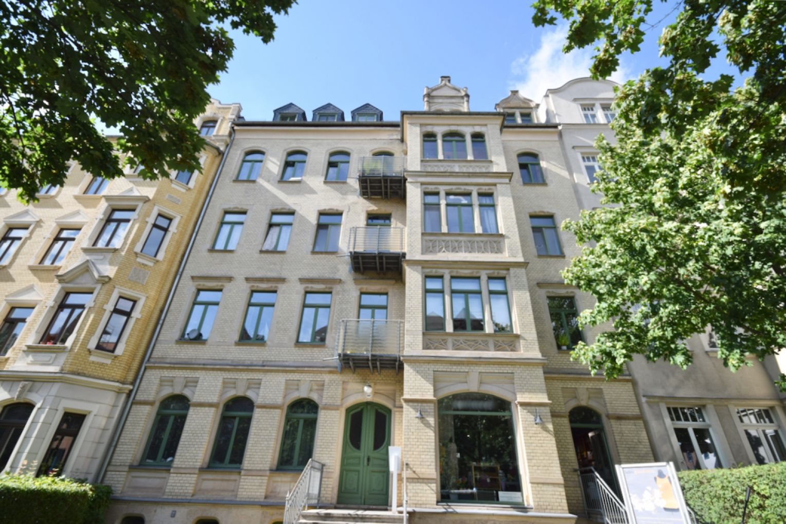 Sonnige 2-Raum Mietwohnung • Balkon • Kaßberg • offene Küche • Aufzug • neues Laminat möglich • TOP!