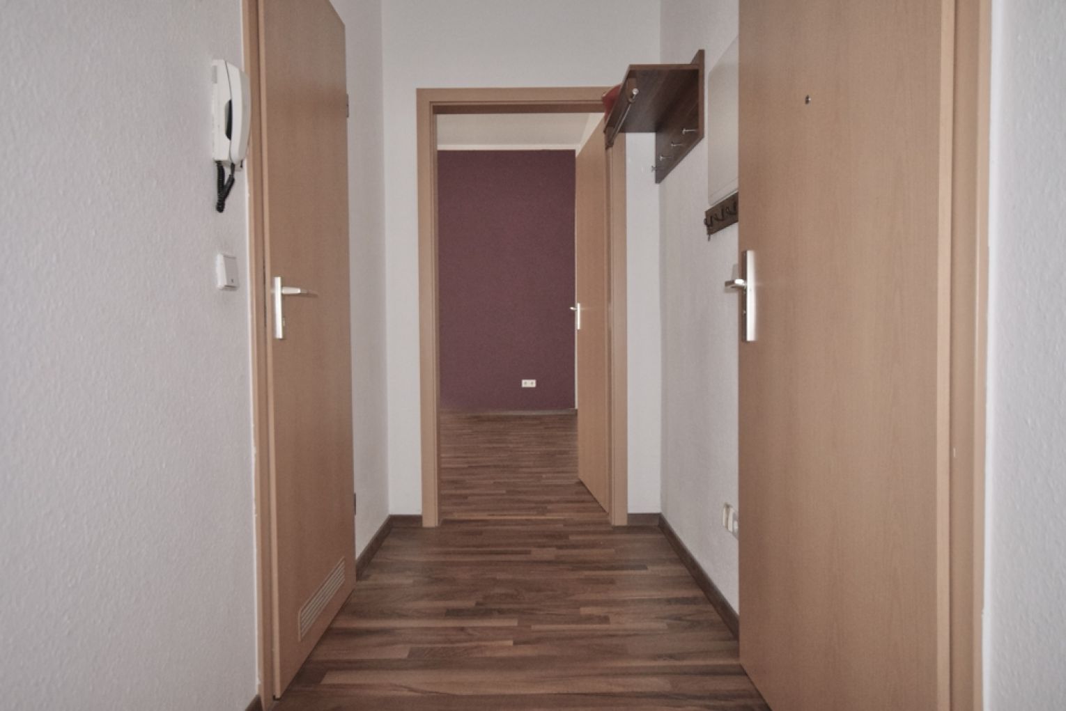 Kaßberg • 2 Zimmer • Laminat • gepflegtes Haus • Bad mit Wanne • gleich Termin vereinbaren!?