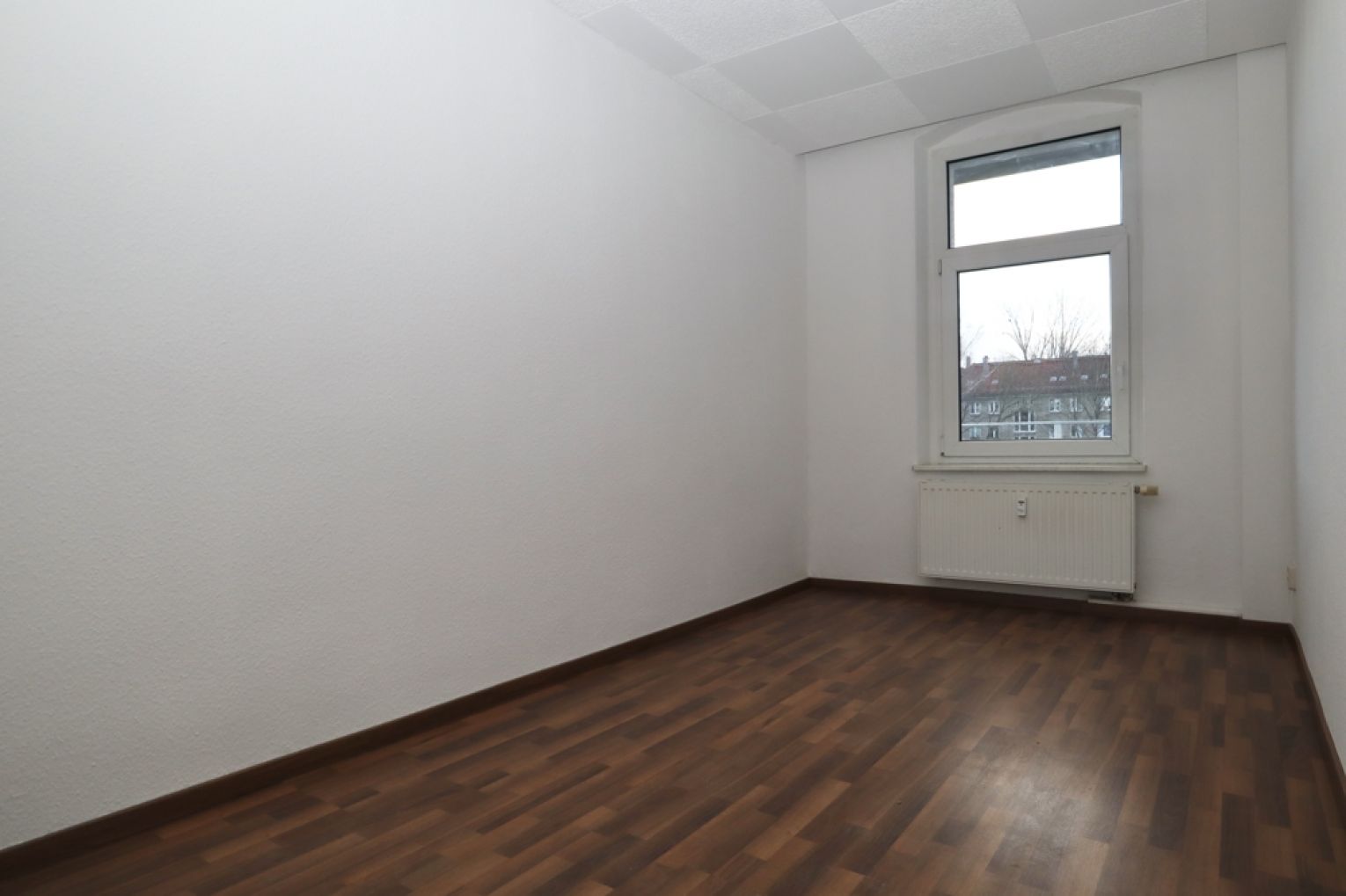 4-Zimmer Wohnung in Chemnitz • Einbauküche • 2 Bäder • Lutherviertel • Balkon • jetzt anrufen