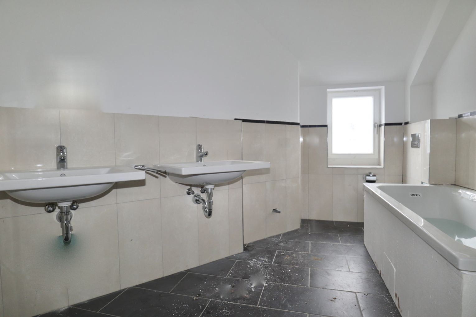 Dachgeschoss • 4-Raum Wohnung • Lutherviertel • offene Küche • Fußbodenheizung • modern • Mieten