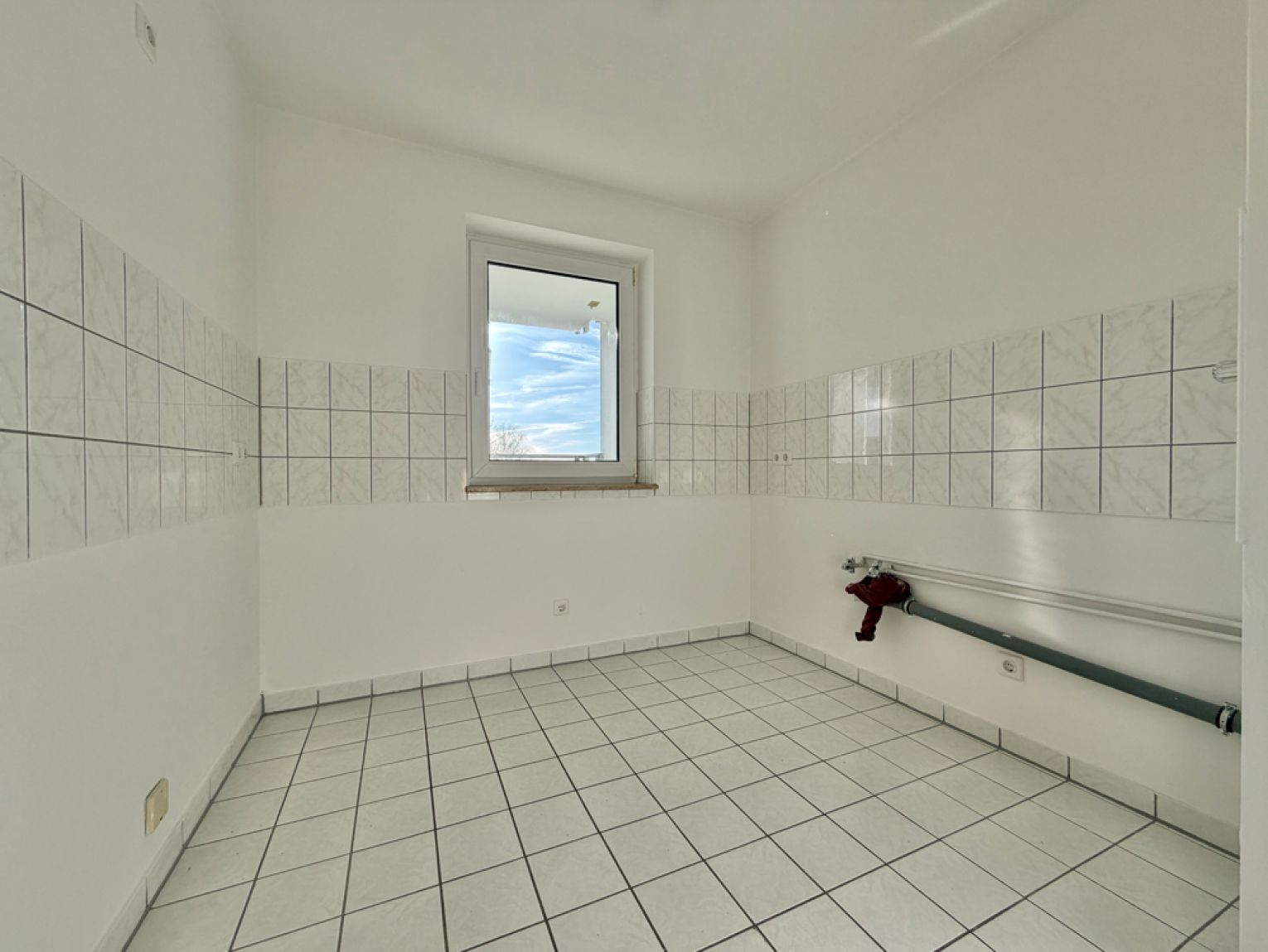 2 Zimmer • Wohnung • zur Miete • mit Balkon • Tiefgarage • in Schloßchemnitz • schnell sein!