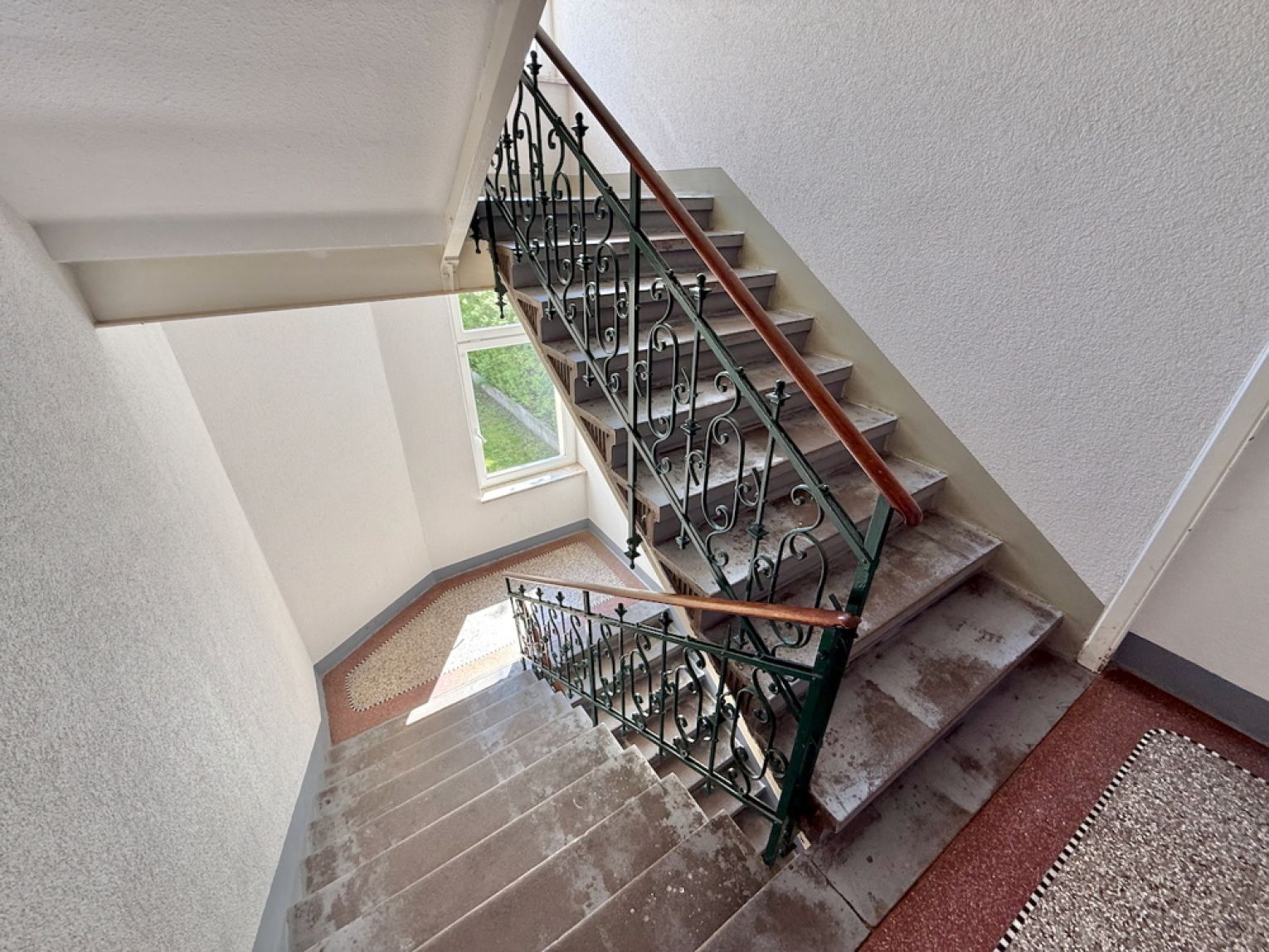 Gablenz • 2-Raum Wohnung • Dachgeschoss • Wanne • in Chemnitz • Studentenviertel • Nahe Uni • mieten