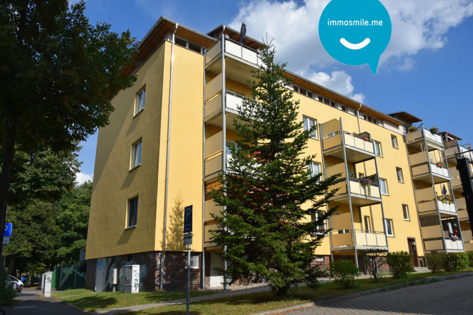 4 Zimmer • Südbalkon • Laminat • Stellplatz • Fussbodenheizung • Bad mit Fenster & Wanne • mieten!?