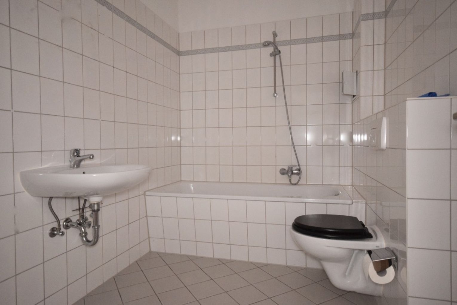 2-Zimmer • Einbauküche • 2 Balkone • Laminat • großes Wohnzimmer • Kaßberg • jetzt anschauen!