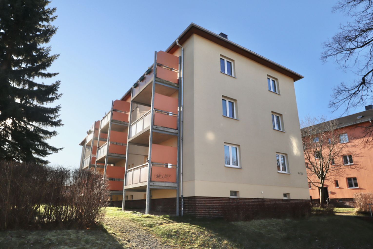Tageslichtbad mit Wanne • 2 Zimmer • am Heimgarten • Balkon • Top-Preis! • Neues Laminat - Foto 2