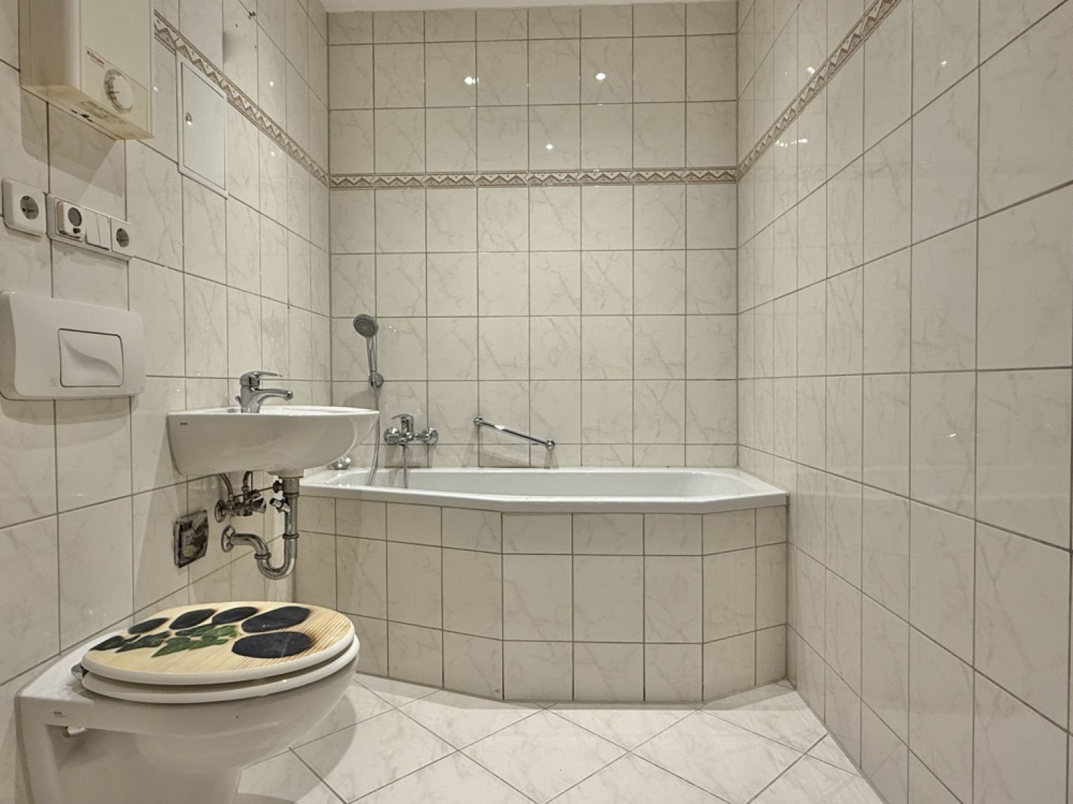 3-Zimmer Wohnung • in Kappel • Balkon • Laminat • toller Grundriss • Bad mit Wanne• jetzt mieten !?