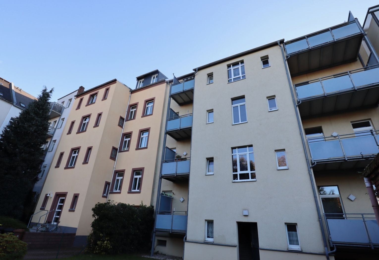 modern wohnen • Altchemnitz • 2-Raum Wohnung • Balkon  • Solartechnik • Fußbodenheizung • Stellplatz