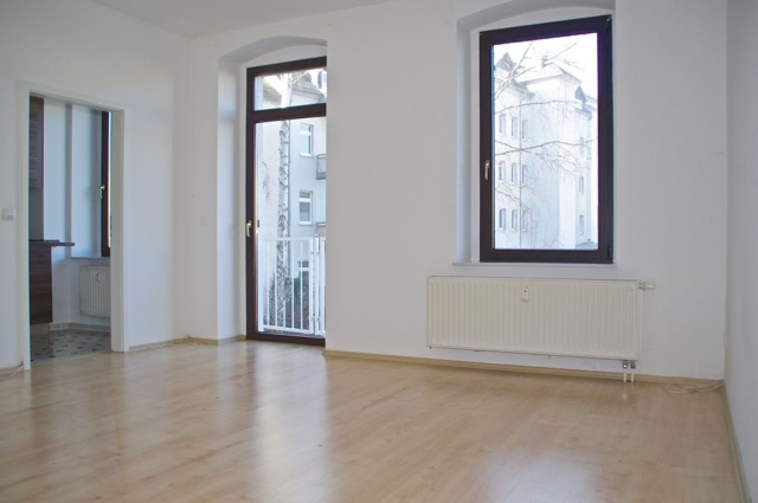 3-Zimmer • Balkon und Einbauküche • Bad mit Wanne • Schloßchemnitz • am Küchwald • ruhige Lage • TOP