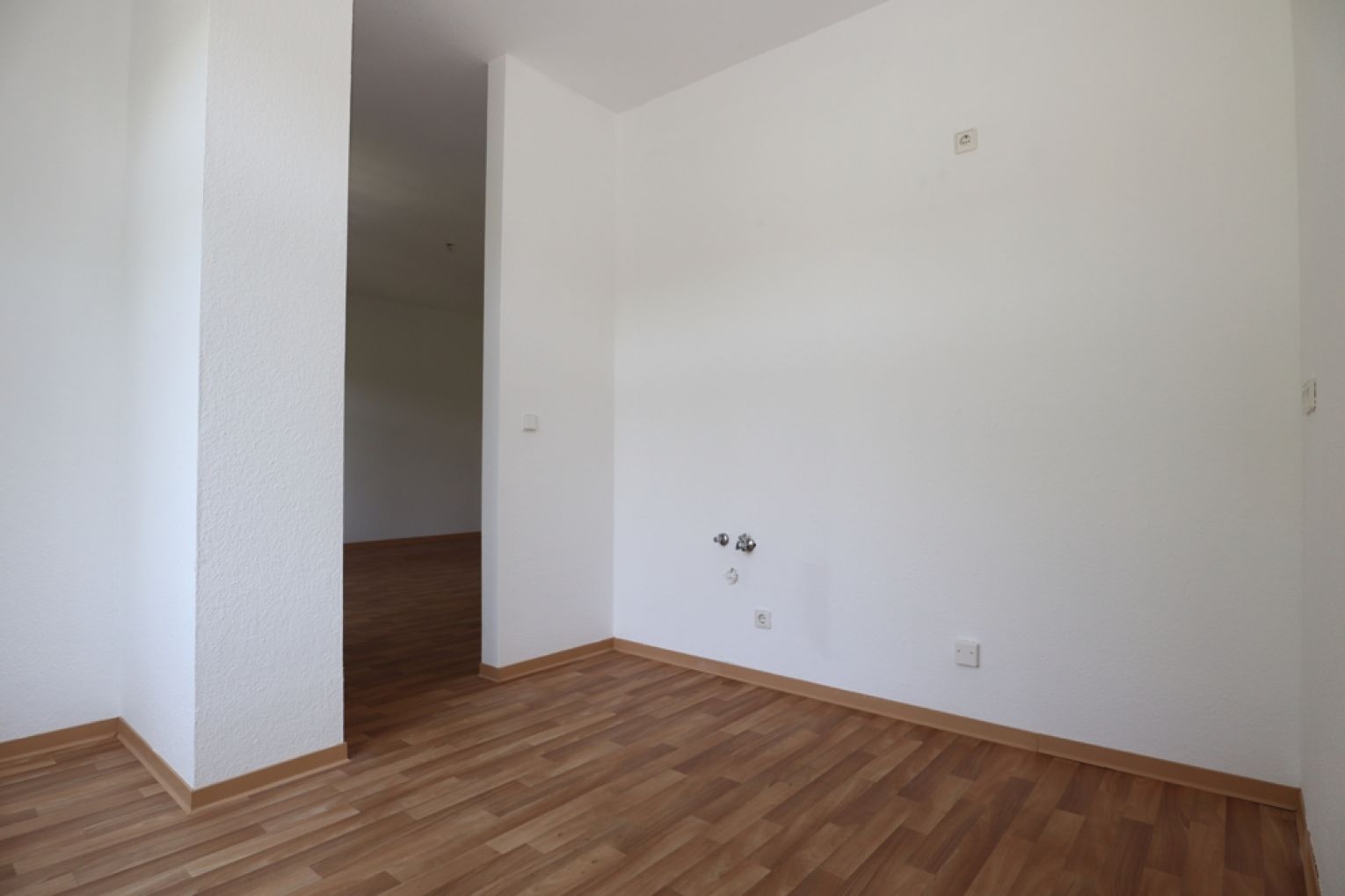 2-Raum Wohnung • Einbauküche • in Chemnitz • Balkon • zur Miete • anschauen und mieten