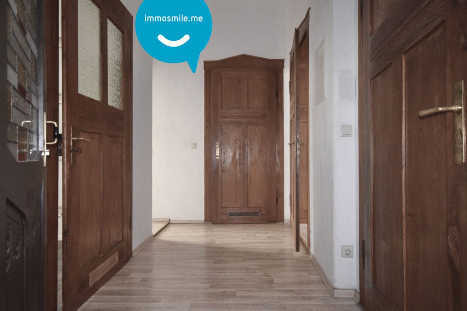 3-Zimmer • Wohnung • Laminat • City-Nähe • Balkon • Echtholztüren • Schloßteichnähe • Bad mit Wanne