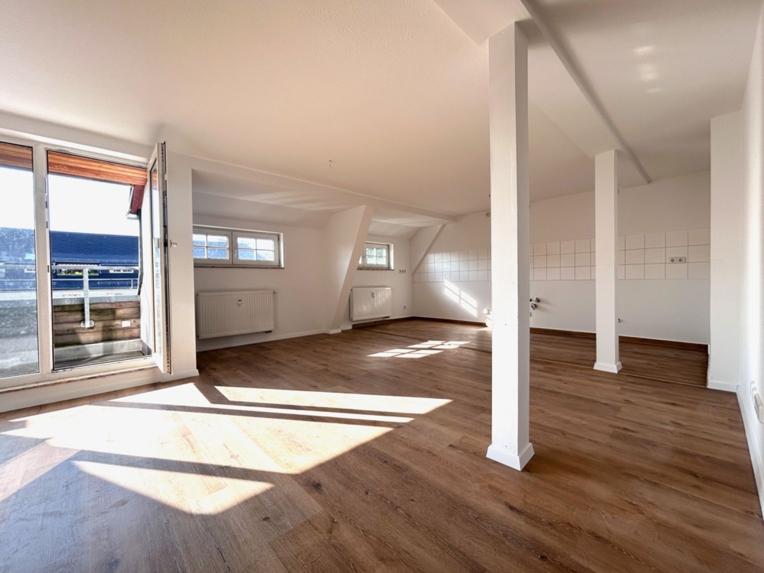 3-Raum Wohnung • im Dachgeschoss • mit Terrasse • offene Küche • Stellplatz • in Chemnitz • Gablenz