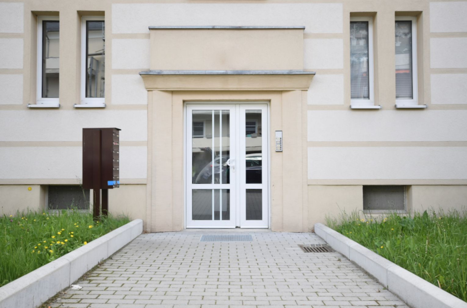 2 Zimmer • in Zeißigwaldnähe • Balkon • Laminat • Haus mit Wärmedämmung • optionale TOP-Einbauküche
