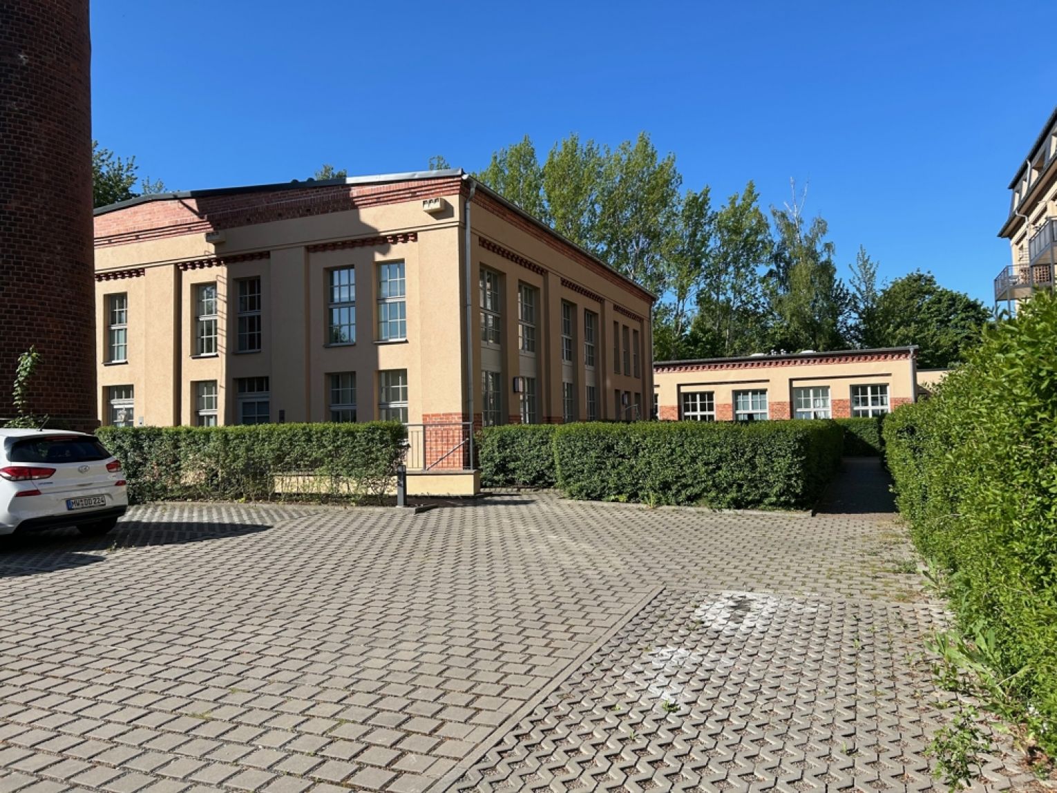 zum Kauf • 3 Zimmer • vermietet • Chemnitz • Stellplatz • zwei Bäder • großer Garten • ruhige Lage