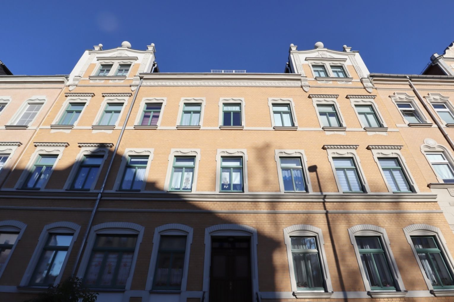 modern wohnen • Altchemnitz • 2-Raum Wohnung • Balkon  • Solartechnik • Fußbodenheizung • Stellplatz