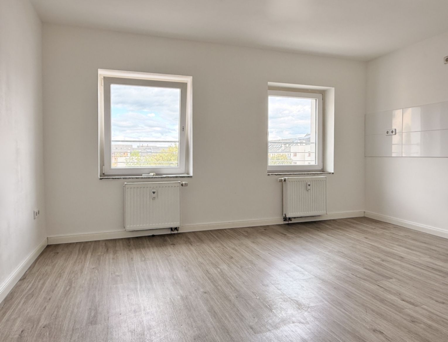 Jetzt zugreifen • 4 Zimmer • Wohnküche • Tageslichtbad mit Wanne+Dusche • Zentrum • Abstellraum