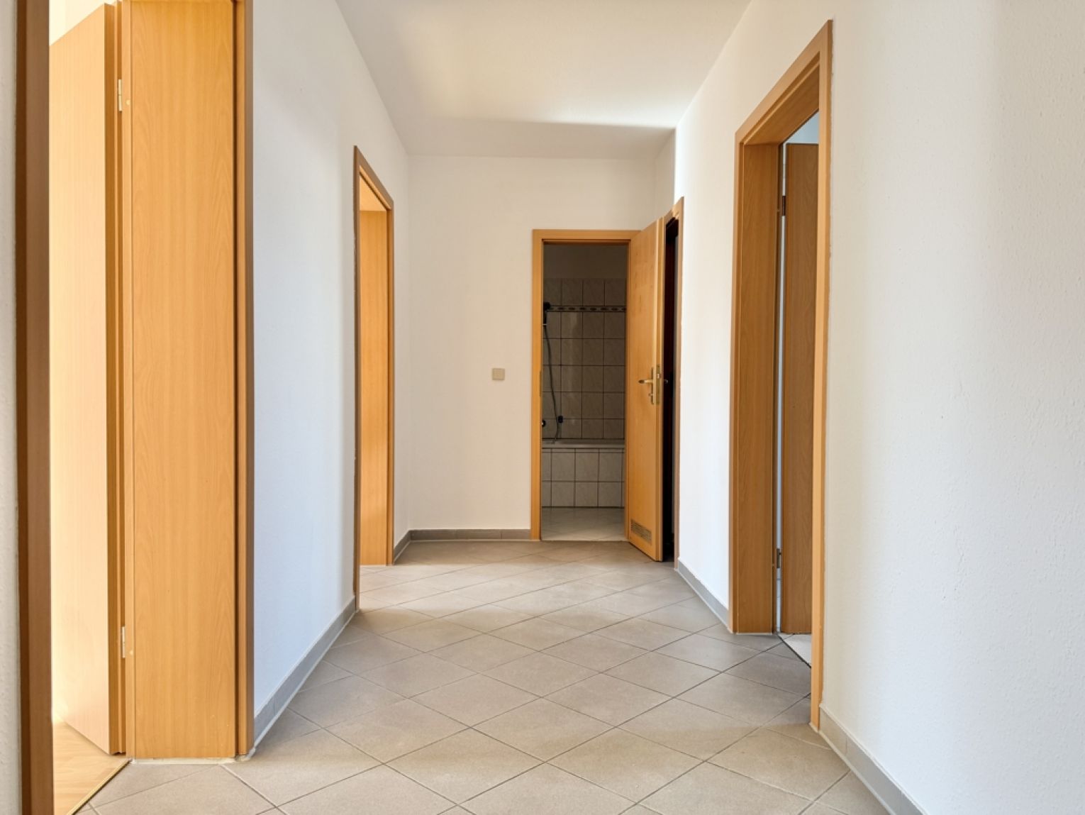 TOP! • Kaßberg • Balkon • 3 Zimmer • Laminat • innenliegendes Bad mit Wanne • Hausgarten •  Mieten!?