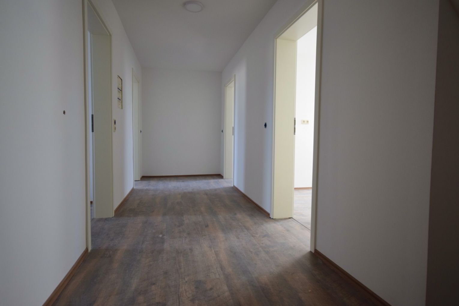 4 Zimmer • Bad mit Fenster, Dusche und Wanne • Dachgeschoss • Laminat • mit Balken • zentrumsnah