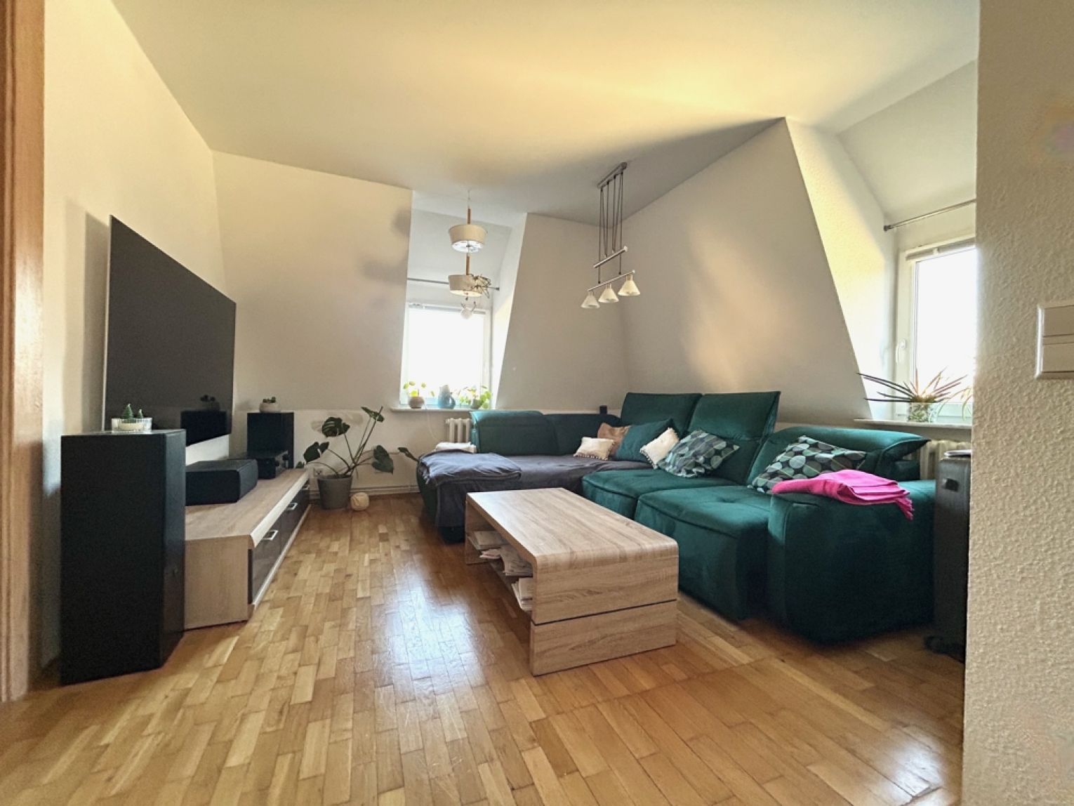 Jetzt mieten • 3 Zimmer • Einbauküche • Bad mit Dusche • Parkett • Garage • in Reichenbrand