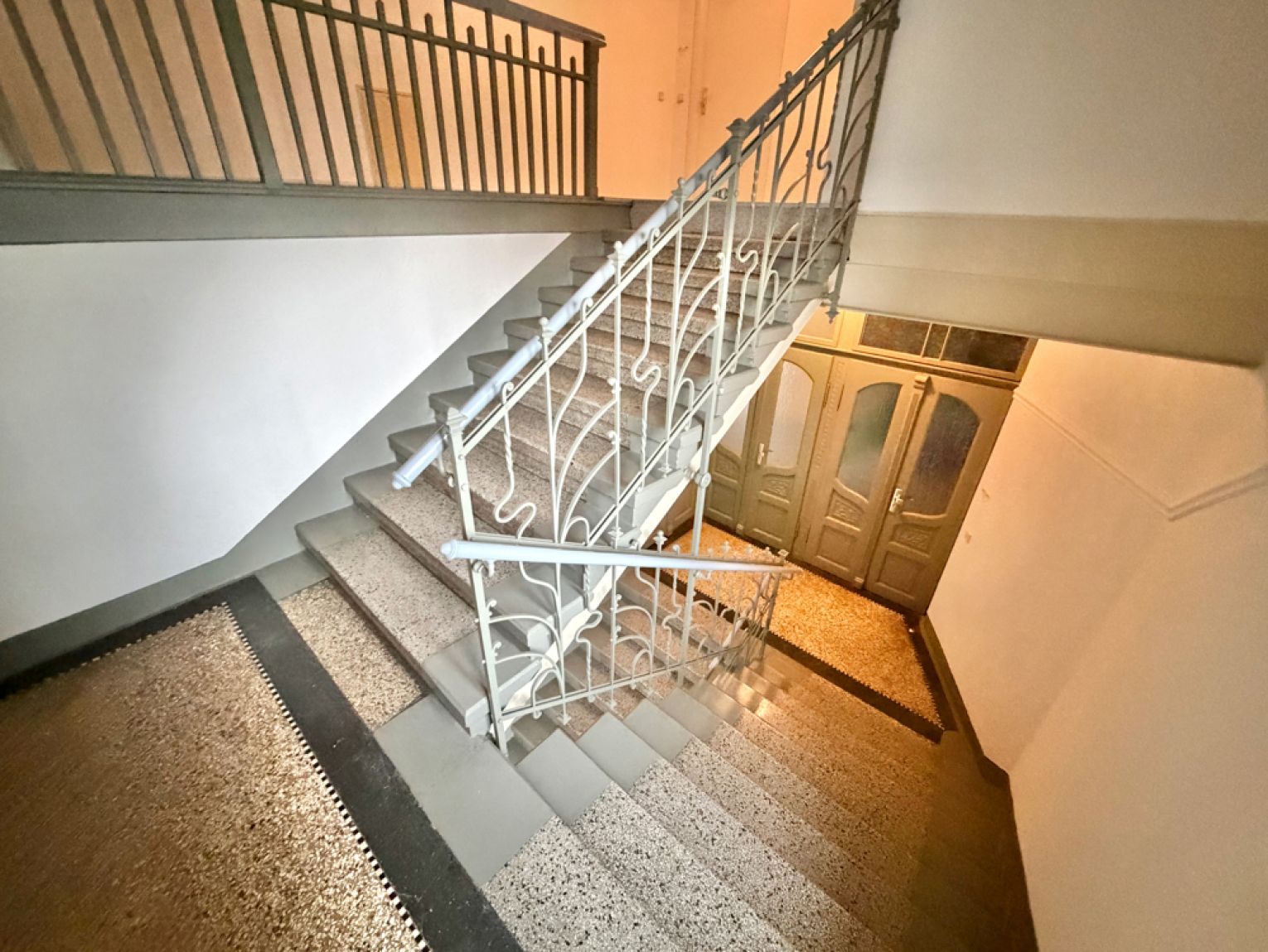 Mietwohnung • in Chemnitz • mit Einbauküche • 2 Zimmer • Dusche • Dachgeschoss • ab sofort frei