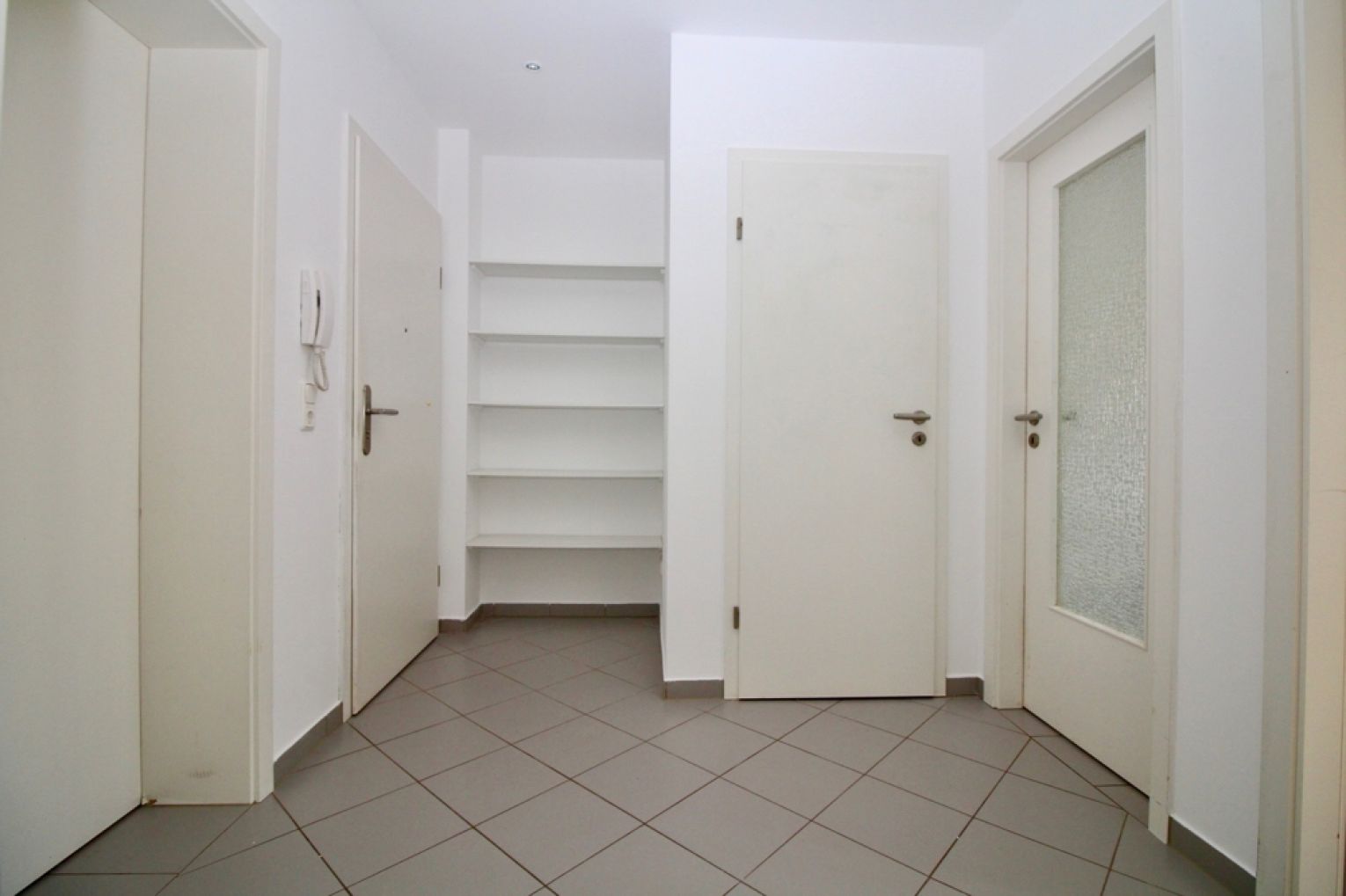 zur Miete • Schlosschemnitz • 2-Zimmer-Wohnung • mit Balkon • TV im Bad • schnell anrufen!