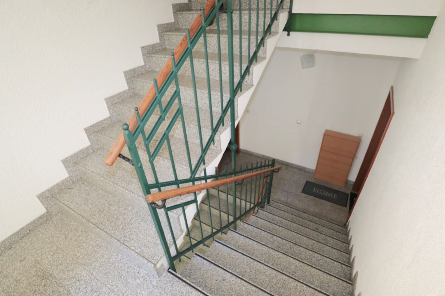 Harthau • 2 Raum Wohnung • neuer Fußboden • mit Küche • sofort anschauen • ruhige Lage • Chemnitz