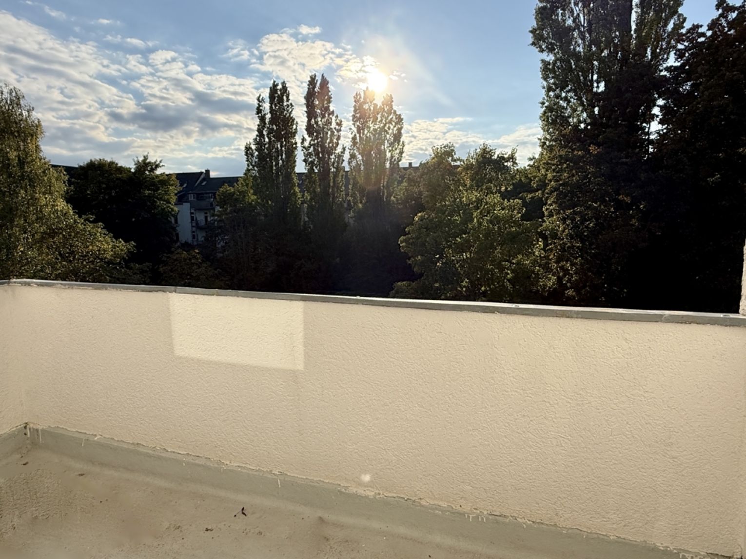 3 Zimmer • Balkon • Laminat • Tageslichtbad mit Wanne • Stellplatz • Tageslichtbad • jetzt mieten!?