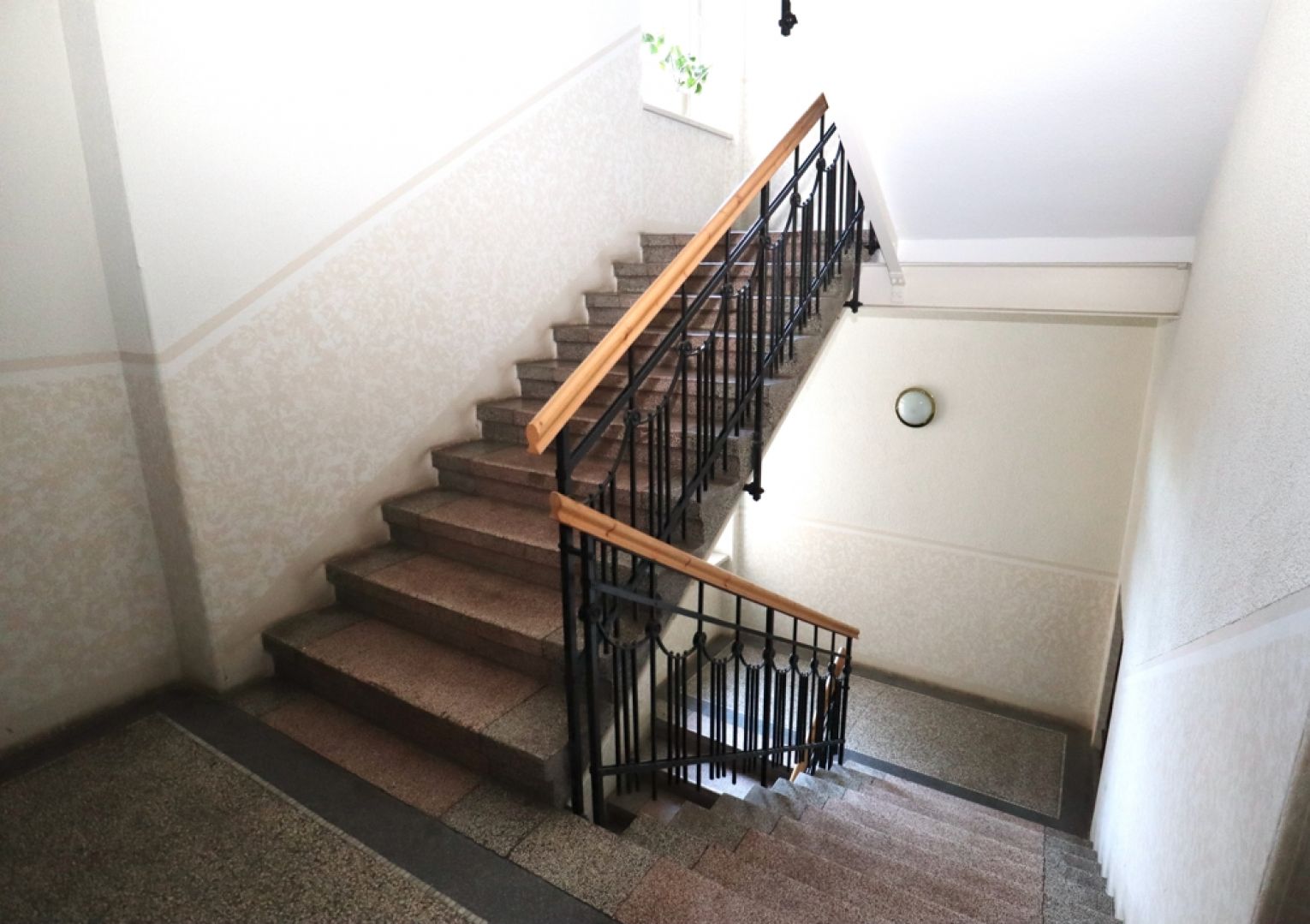 1-Raum Wohnung • Einbauküche • Kaßberg • Miete • Altbau • Balkon • schnell sein lohnt sich