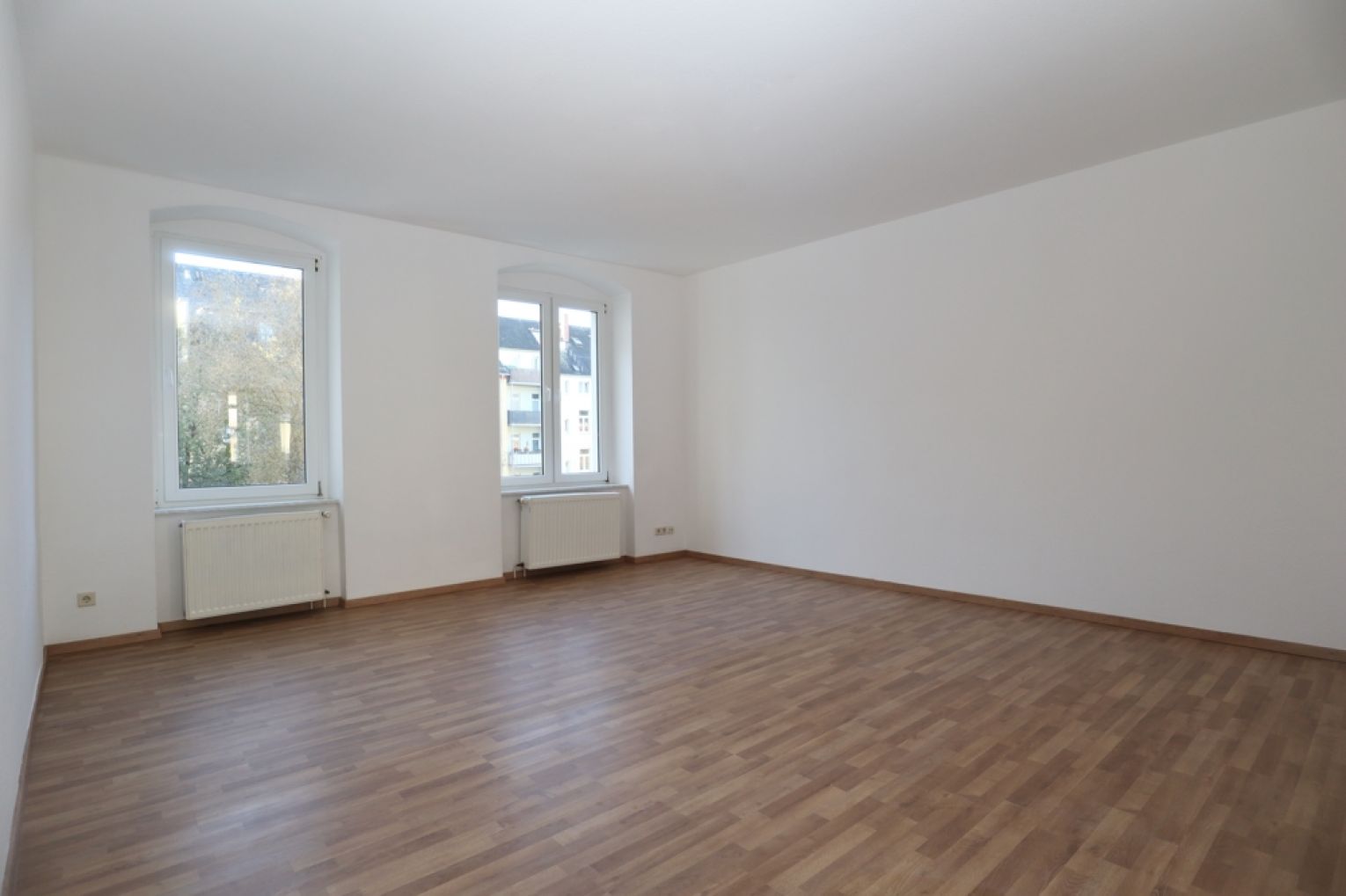 3-Raum Wohnung • XXL-Wohnzimmer • Chemnitz • Tageslichtbad • Besichtigung vereinbaren • Sonnenberg