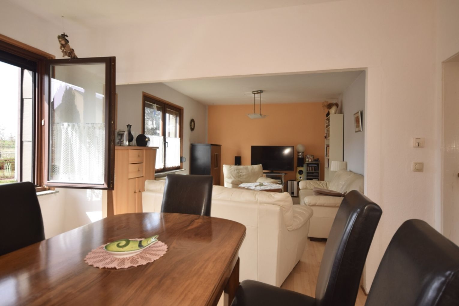 Einfamilienhaus • 5 Zimmer • tolles Grundstück • unterkellert • ruhige Wohnlage • kleine Garage