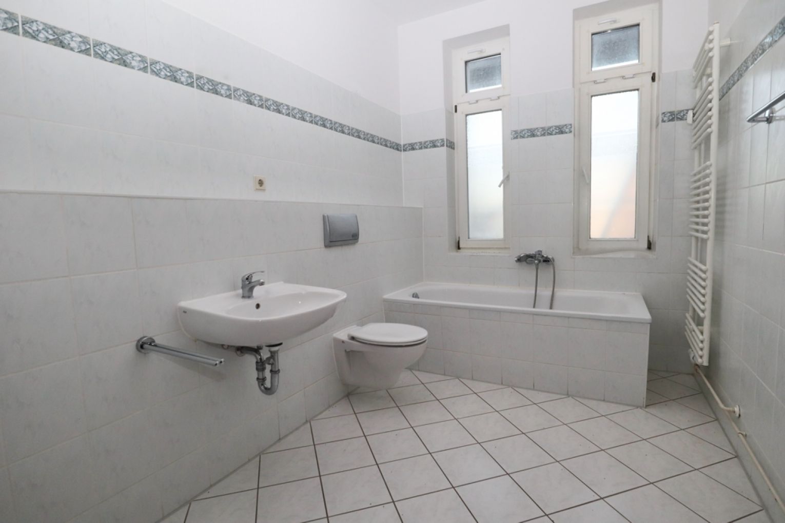 3-Raum Wohnung  • Einbauküche • auf dem Sonnenberg • in Chemnitz • Tageslichtbad • schnell sein