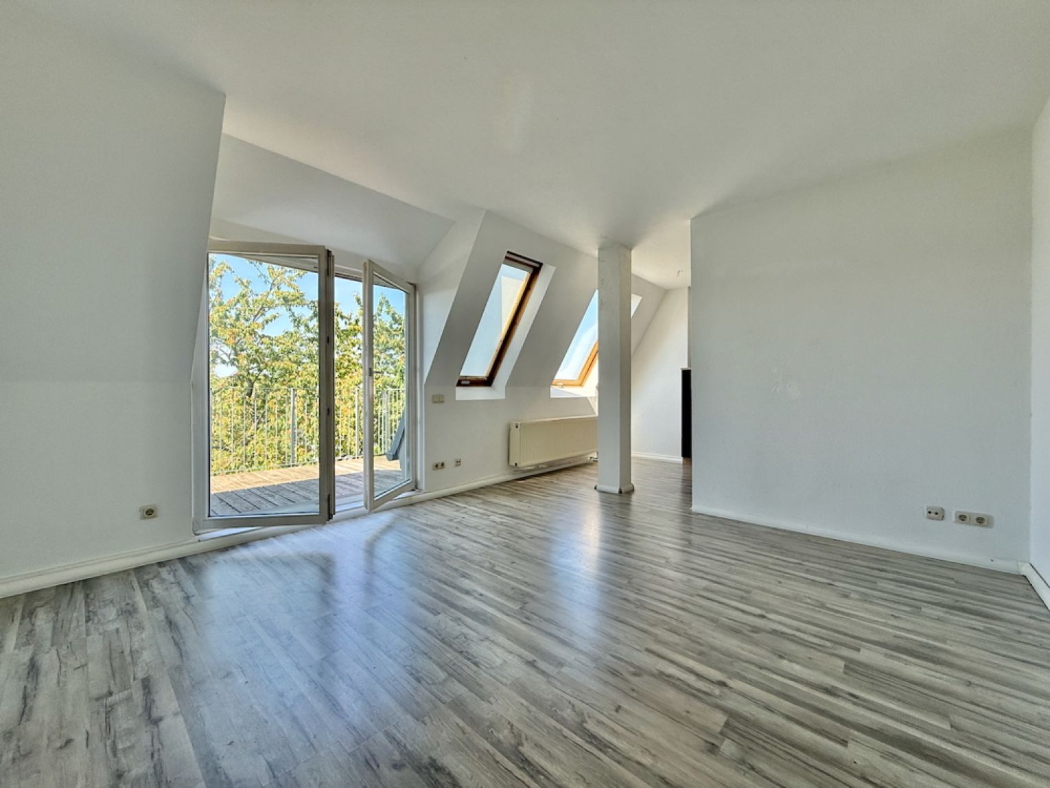 Chemnitz • Hilbersdorf • 2-Raum • zur Miete • Balkon • Einbauküche • ab sofort frei • direkt mieten!
