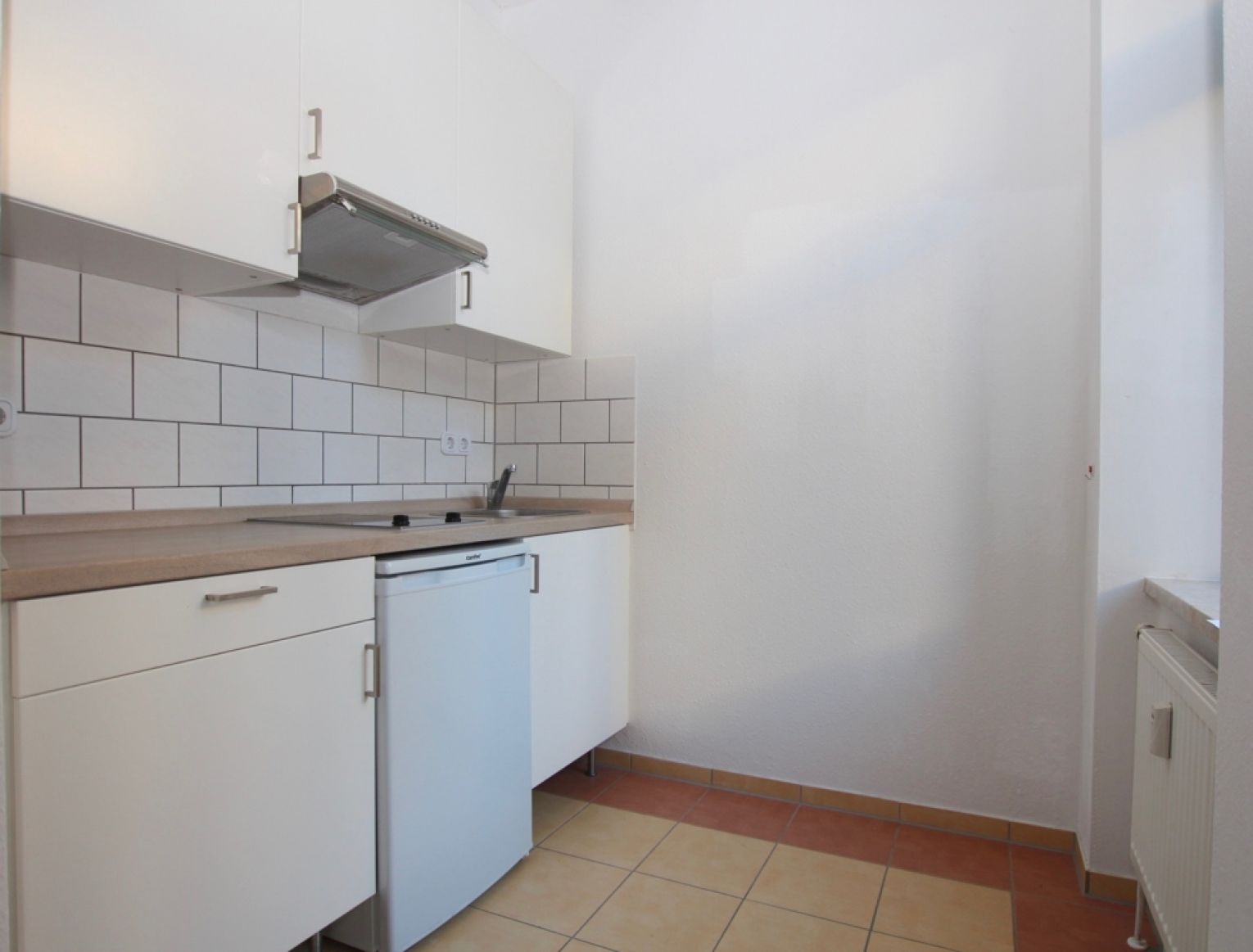 Einbauküche • schickes Laminat • 2-Raum Wohnung • auf dem Kaßberg • jetzt anrufen