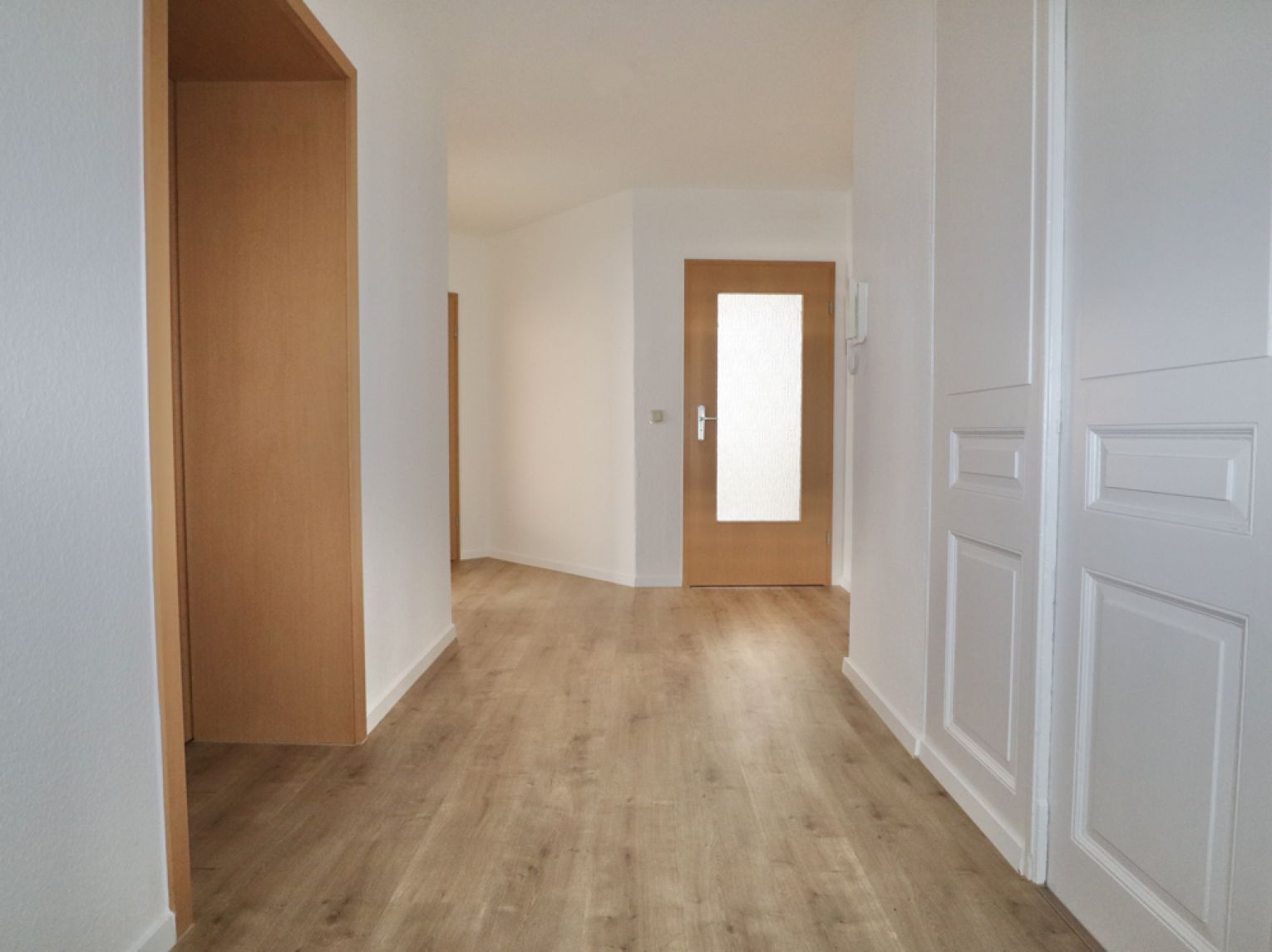 Sonnenberg • 3-Zimmer • Mietwohnung • Einbauküche • in Chemnitz • neues Laminat • modern • ruf an!