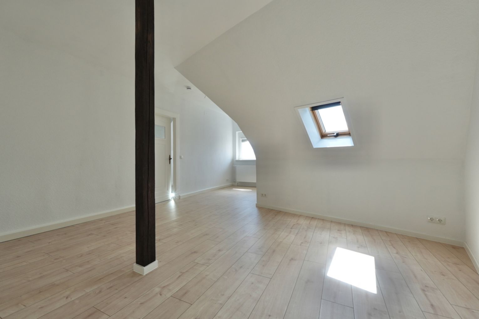 2-Raum Wohnung • Dachgeschoss • Chemnitz • Kaßberg • Tageslichtbad • ruhige Lage • jetzt mieten