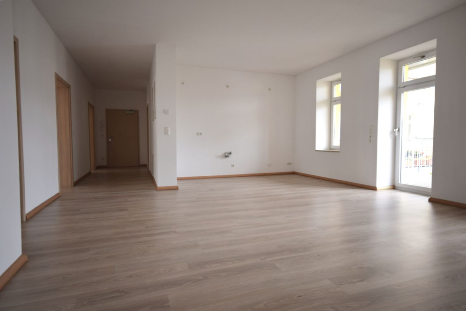 Sonnenbalkon • 4 Zimmer • Chemnitz • Fussbodenheizung • Laminat • Tageslichtbad • Wanne & Dusche