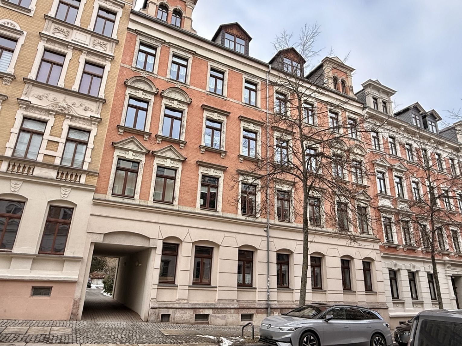 Kaßberg • 3 Zimmer • Balkon • Parkett • Bad mit Wanne • Aufzug • Dachgeschoss-Flair • Anschauen !?