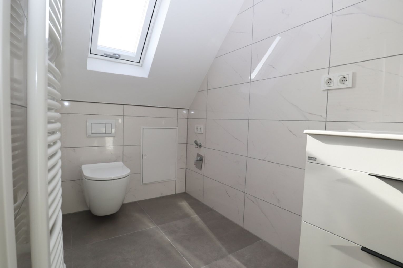 Dachgeschosswohnung • 1 Raum  • neu • für Singles oder Studenten • Kappel •  Chemnitz • schnell sein