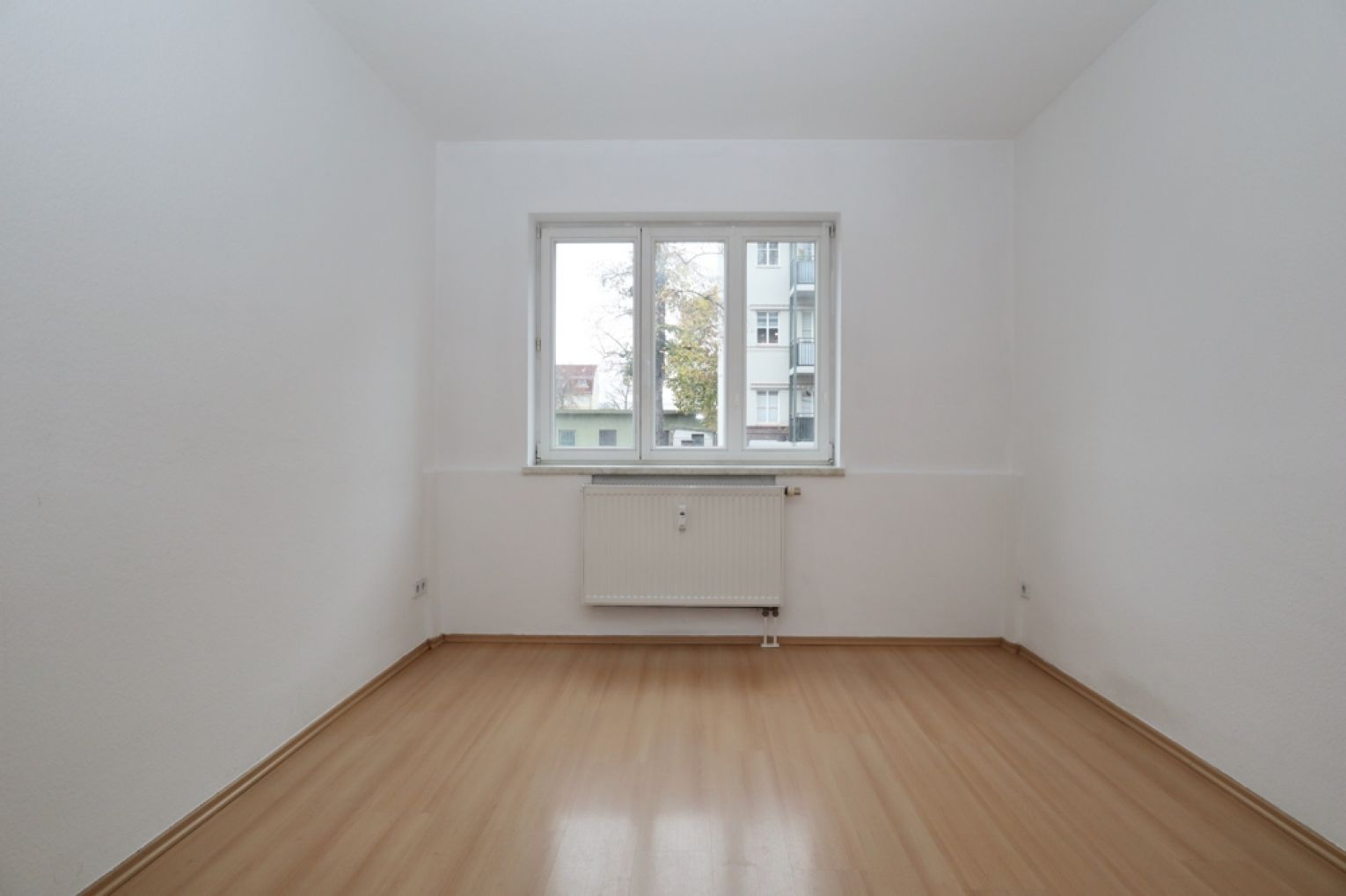 3-Raum Wohnung • Uni Nähe • Balkon • zentrale Lage • in Chemnitz • Bernsdorf • jetzt anrufen 