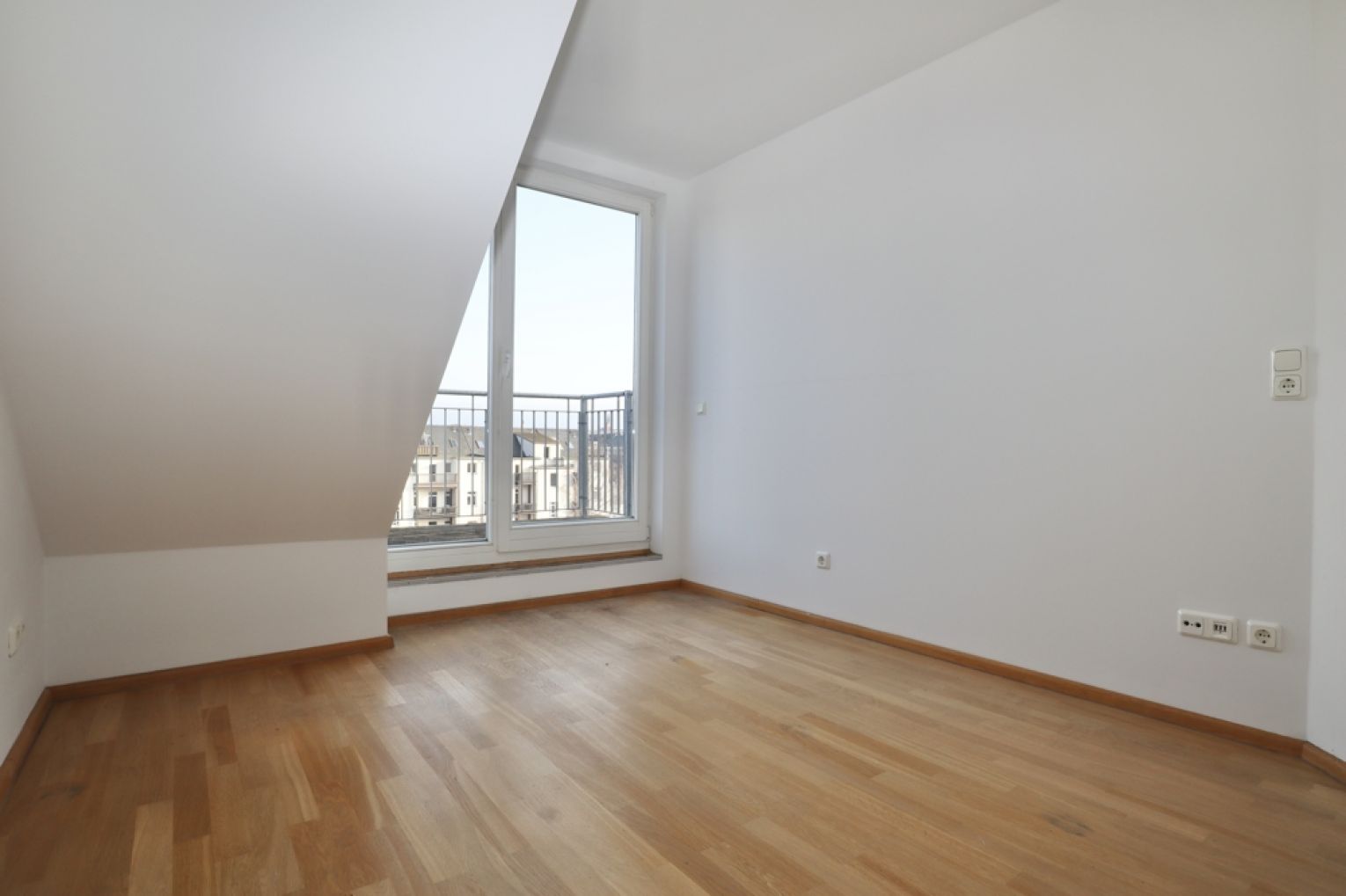 Maisonettewohnung • Dachgeschoss • 3 Zimmer • Tageslichtbad • Terrasse • Balkon • Schloßchemnitz