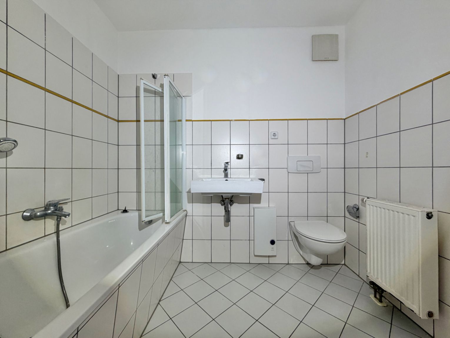 1 Zimmer • mit Balkon • und Einbauküche • Wohnung zur Miete • in Chemnitz • Kappel • jetzt anrufen