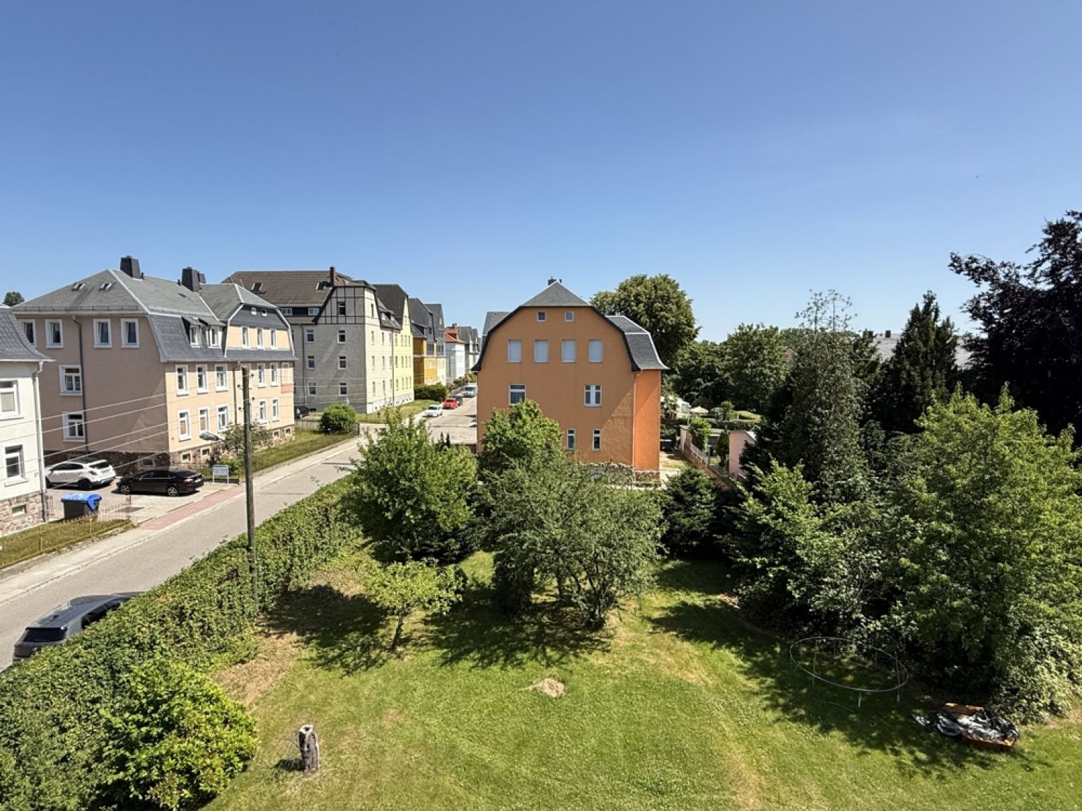 2 Raum • alles NEU • moderner Grundriss • Dachgeschoss • ruhige Lage • Stellplätze • mal anschauen ?